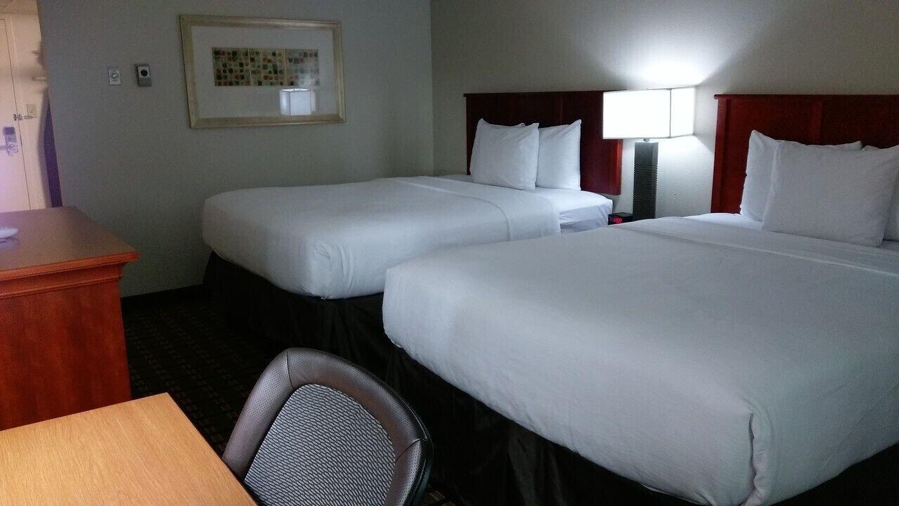 C3 Hotel And Convention Center Hastings Kültér fotó